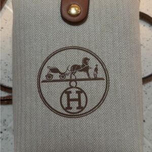 UPCYCLED HERMÈS DUST BAG
CROSSBODY Phone Holder